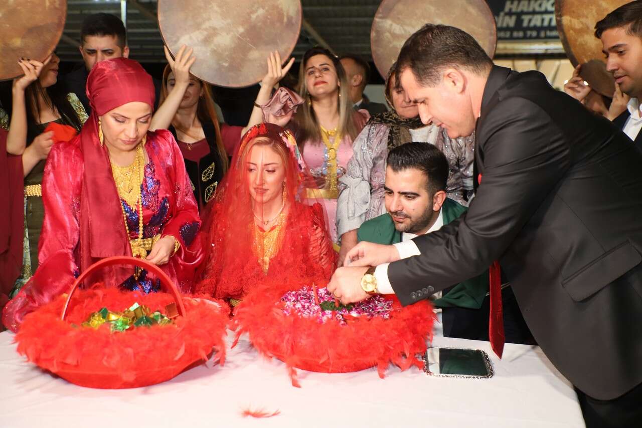 Demir Ailesinin Görkemli Düğünü 57