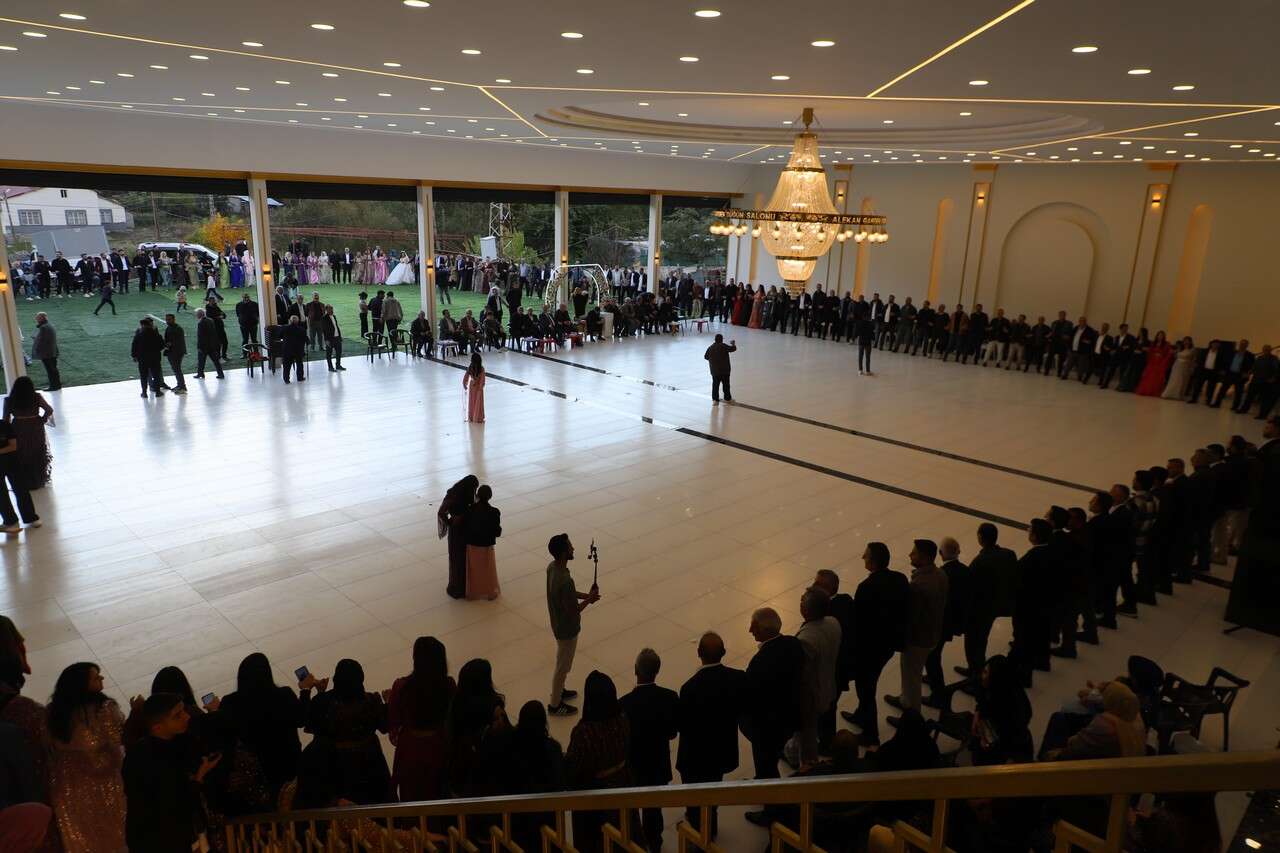 Gür Ailesinin Görkemli Düğünü 32