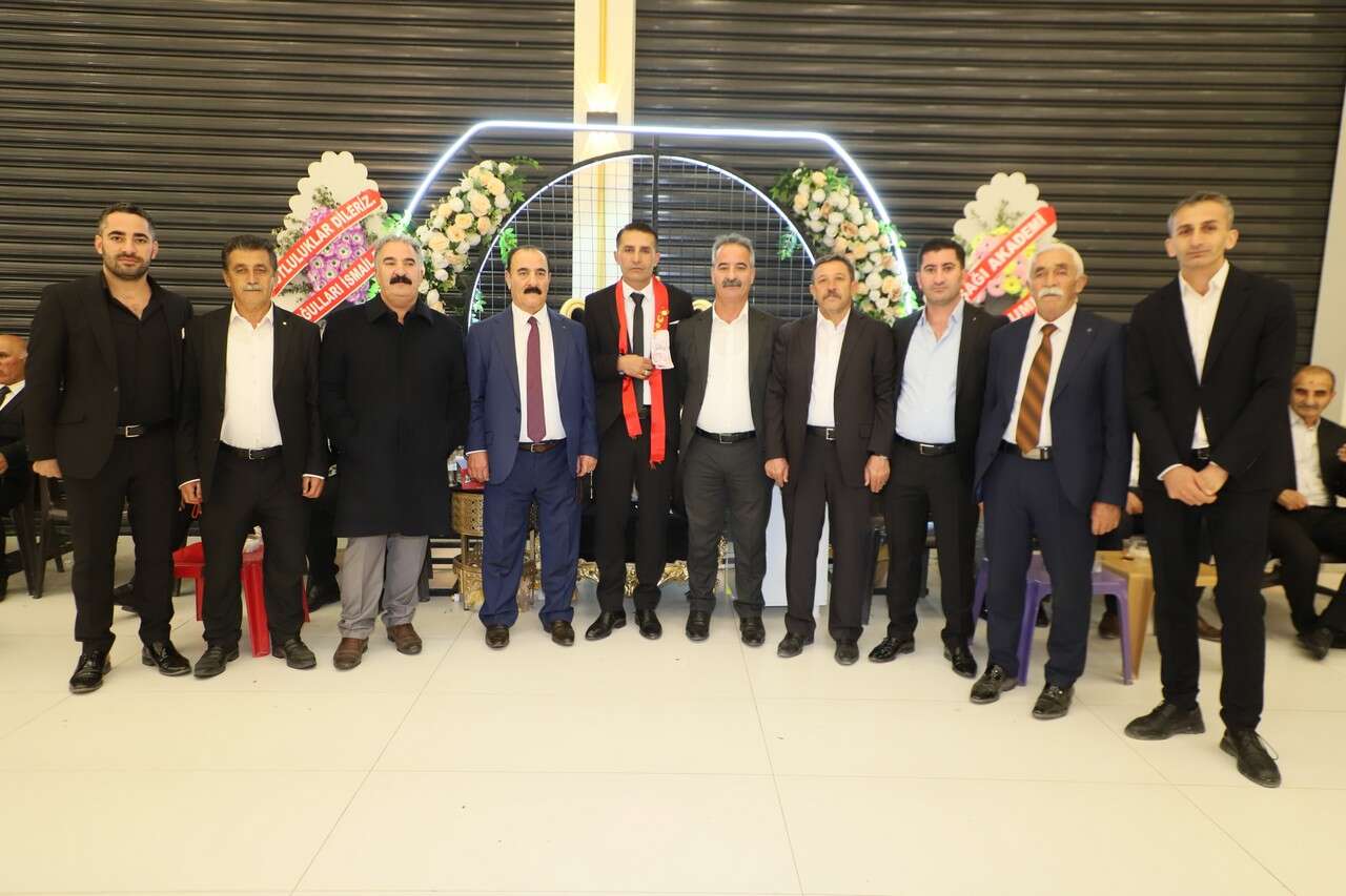 Gür Ailesinin Görkemli Düğünü 19