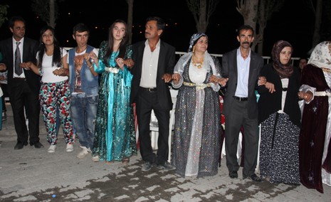 Yalçın ailesinin mutlu günü 30