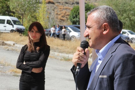 Yeni öğretmenlerden halay şov 11