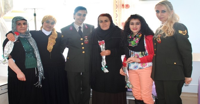 Jandarma kadınları unutmadı 3