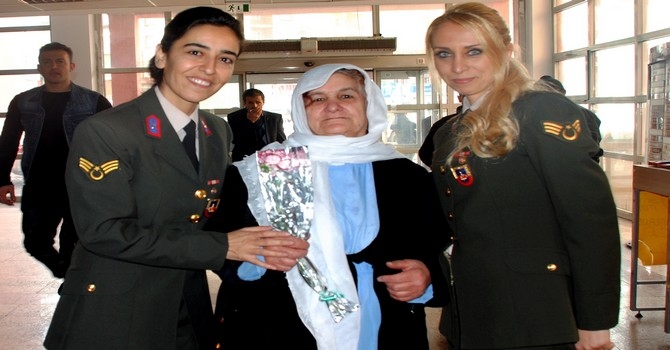 Jandarma kadınları unutmadı 8