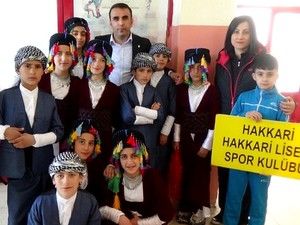 Hakkari'de halk oyunları yarışması