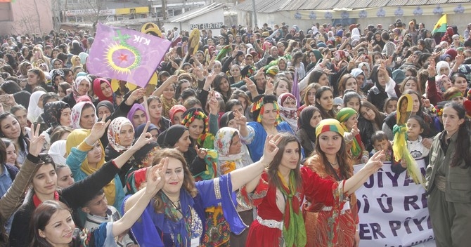 Hakkari'de 8 mart kutlamaları 2015 18