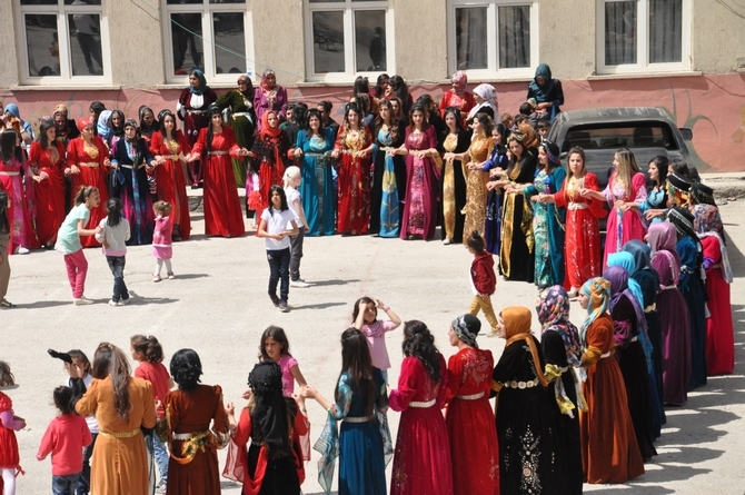 25-26-2015 Nisan Ayı Hakkari Düğünleri 53