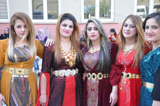 25-26-2015 Nisan Ayı Hakkari Düğünleri 77