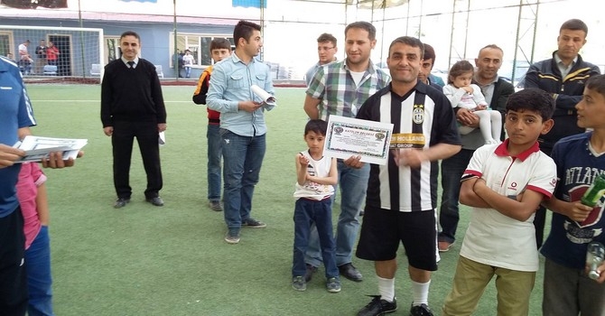 Turnuva şampiyonları belirlendi 17