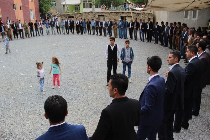 23-24-2015 Mayıs Ayı Hakkari Düğünleri (2) 12