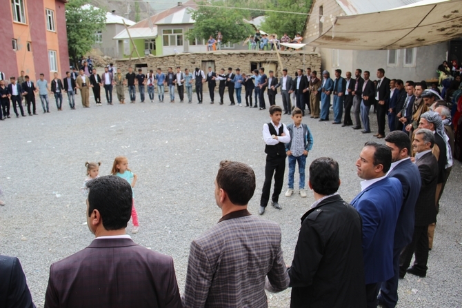 23-24-2015 Mayıs Ayı Hakkari Düğünleri (2) 14