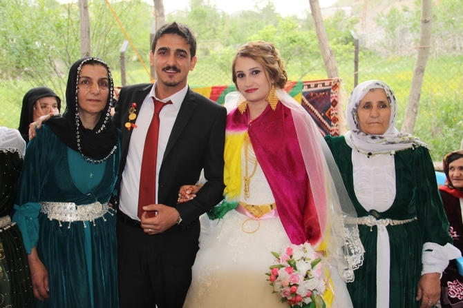 23-24-2015 Mayıs Ayı Hakkari Düğünleri (2) 25