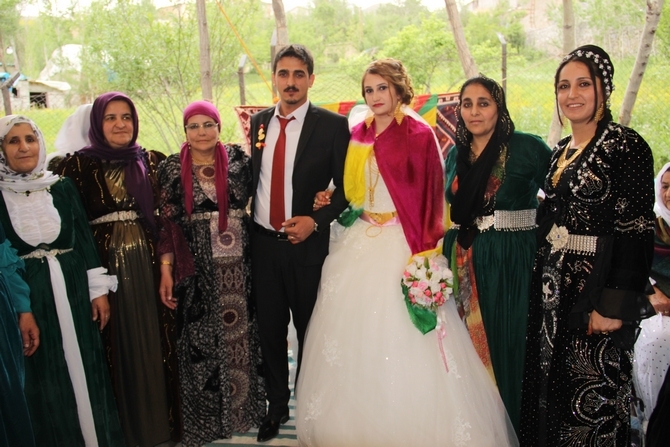 23-24-2015 Mayıs Ayı Hakkari Düğünleri (2) 26