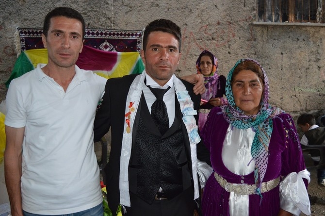 01-02-2015 Ağustos Ayı Hakkari Düğünleri 54