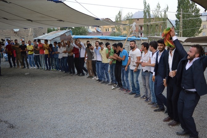 22-23-2015 Ağustos Ayı Hakkari Düğünleri(2) 33