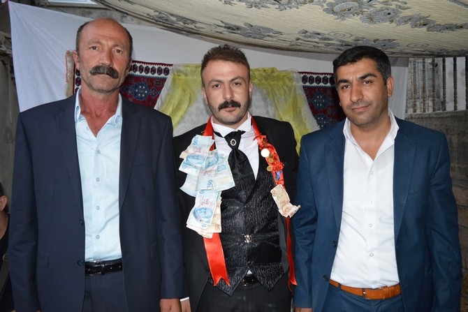22-23-2015 Ağustos Ayı Hakkari Düğünleri(2) 39