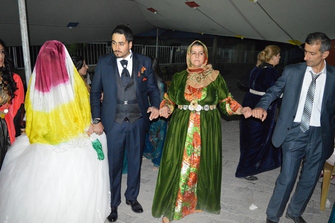 22-23-2015 Ağustos Ayı Hakkari Düğünleri(2) 44
