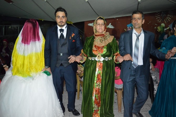 22-23-2015 Ağustos Ayı Hakkari Düğünleri(2) 45