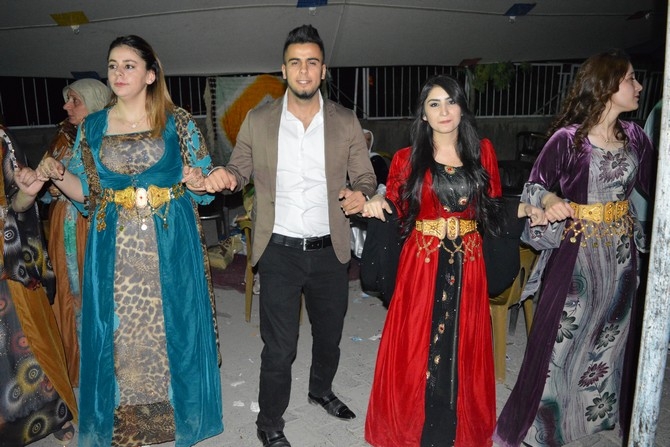 22-23-2015 Ağustos Ayı Hakkari Düğünleri(2) 50