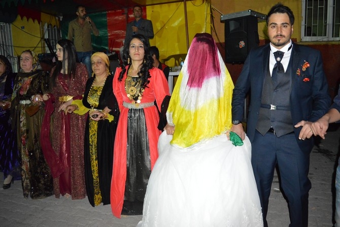 22-23-2015 Ağustos Ayı Hakkari Düğünleri(2) 57