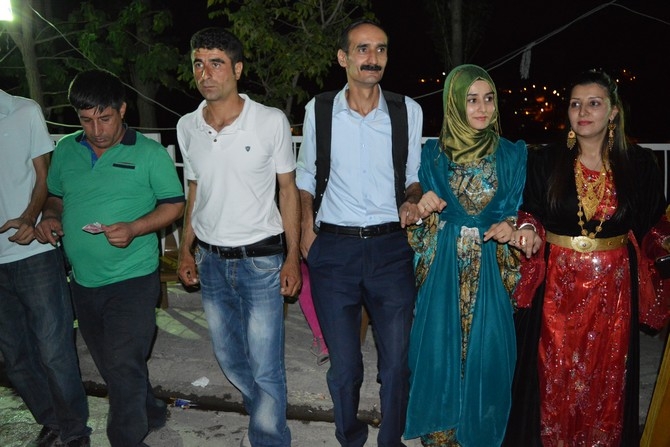 22-23-2015 Ağustos Ayı Hakkari Düğünleri(2) 68