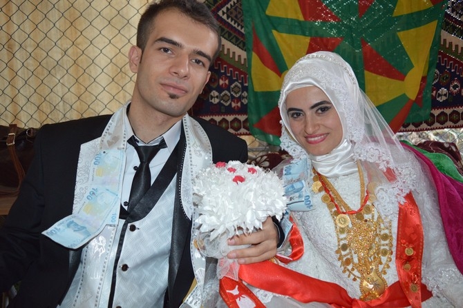 22-23-2015 Ağustos Ayı Hakkari Düğünleri(2) 8
