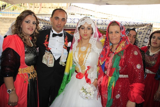 29-30-2015 Ağustos Ayı Hakkari Düğünleri 40