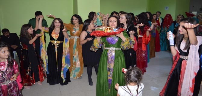 Akdağ ile Topuz ailesinin mutlu günü 16
