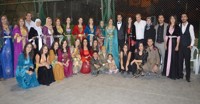 Akdağ ile Topuz ailesinin mutlu günü 23