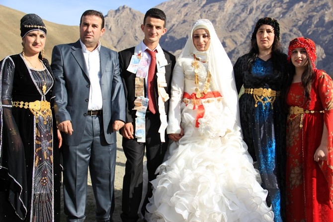 17-18-2015 Ekim Ayı Hakkari Düğünleri 45