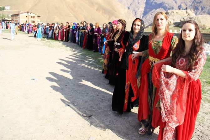 17-18-2015 Ekim Ayı Hakkari Düğünleri 48