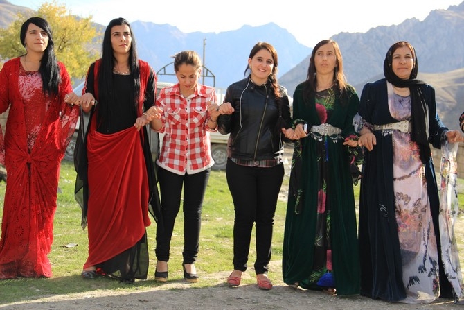 17-18-2015 Ekim Ayı Hakkari Düğünleri 49