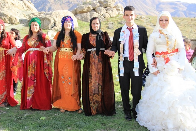 17-18-2015 Ekim Ayı Hakkari Düğünleri 50