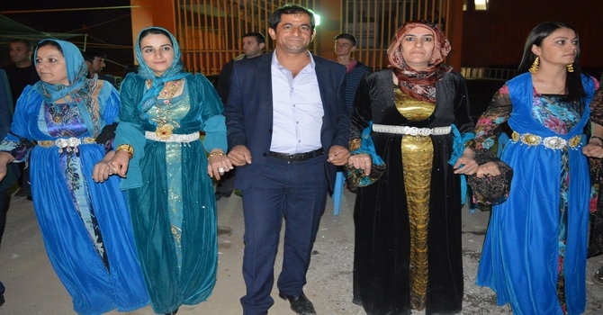 17-18-2015 Ekim Ayı Hakkari Düğünleri(2) 48