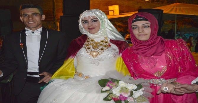 17-18-2015 Ekim Ayı Hakkari Düğünleri(2) 49