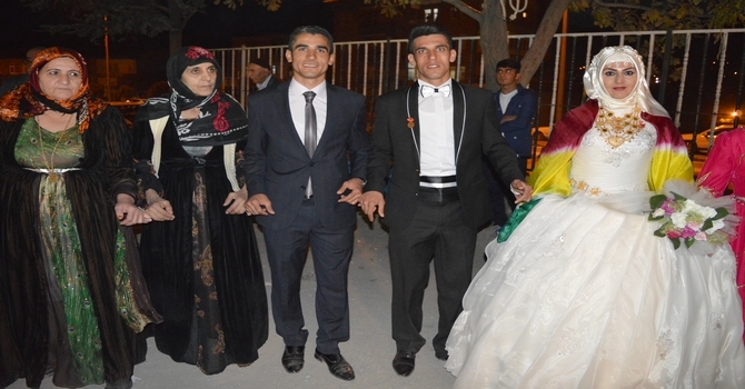 17-18-2015 Ekim Ayı Hakkari Düğünleri(2) 55