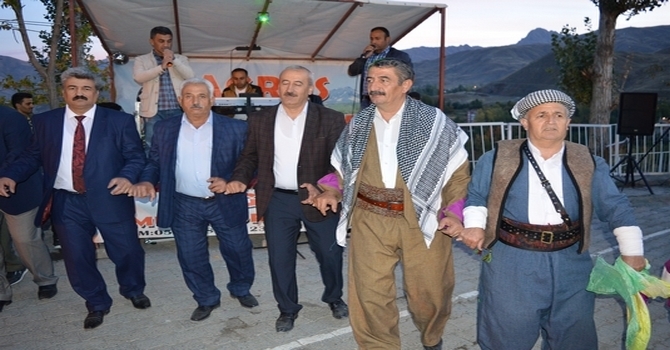 17-18-2015 Ekim Ayı Hakkari Düğünleri(2) 71