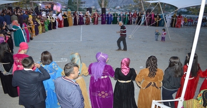 17-18-2015 Ekim Ayı Hakkari Düğünleri(2) 76