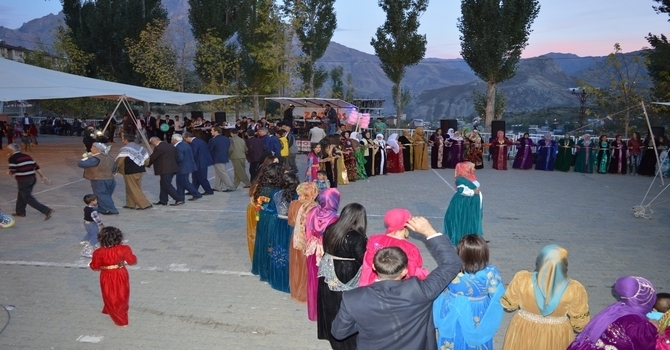 17-18-2015 Ekim Ayı Hakkari Düğünleri(2) 77