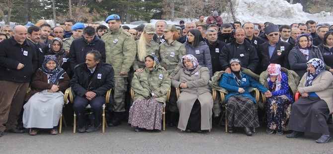 Hakkarili teğmen toprağa verildi 11