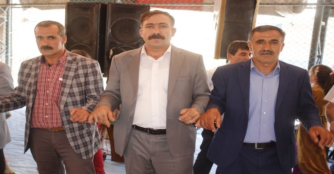 Topuz ve Yiğit ailesinin mutlu günü 2