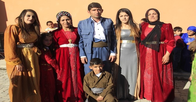 12-13- Kasım Hakkari düğünleri 10