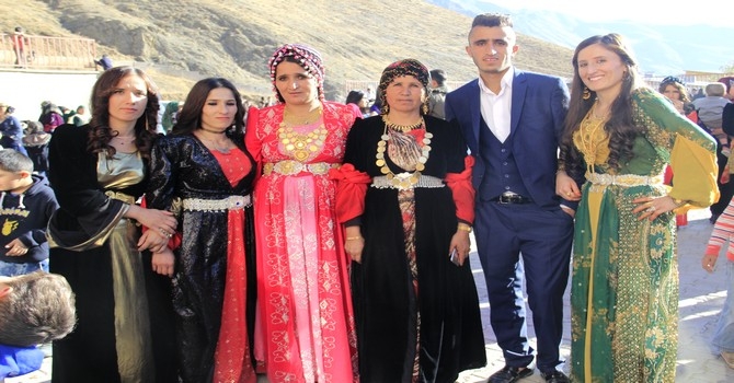 12-13- Kasım Hakkari düğünleri 11
