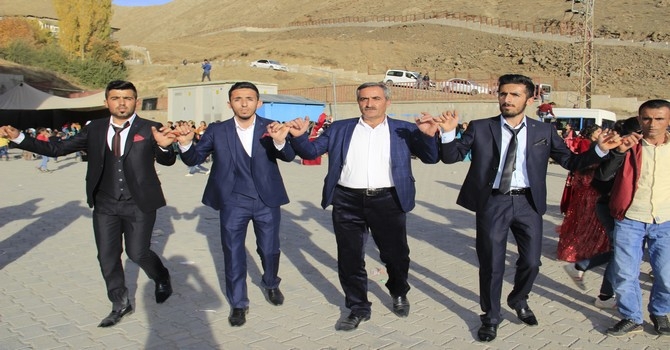 12-13- Kasım Hakkari düğünleri 16