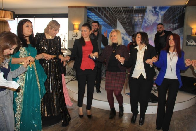 Hakkari’de Halaylı 8 Mart kutlaması 11
