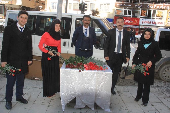 Hakkari’de Halaylı 8 Mart kutlaması 20