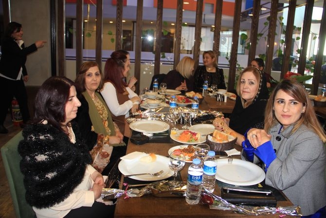 Hakkari’de Halaylı 8 Mart kutlaması 22