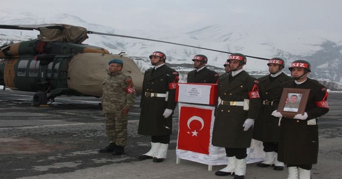 Şehit Er Erdem için Hakkari’de tören düzenlendi 3