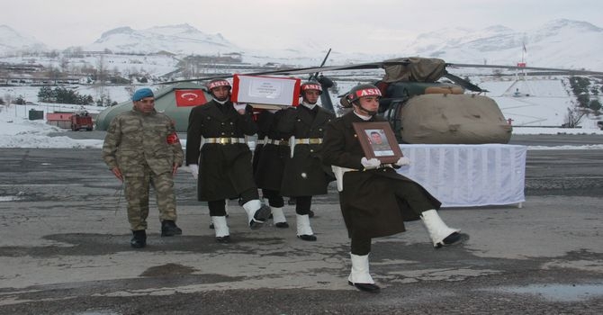 Şehit Er Erdem için Hakkari’de tören düzenlendi 4