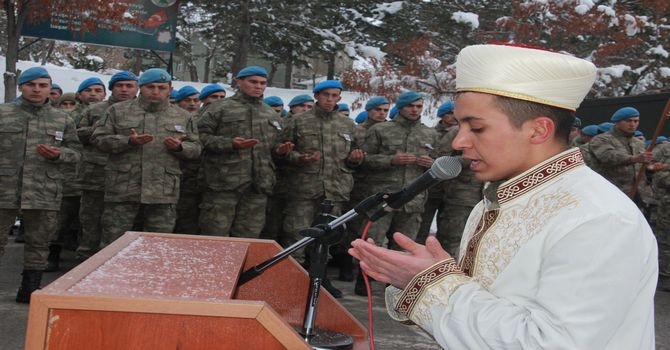 Şehit Er Erdem için Hakkari’de tören düzenlendi 5