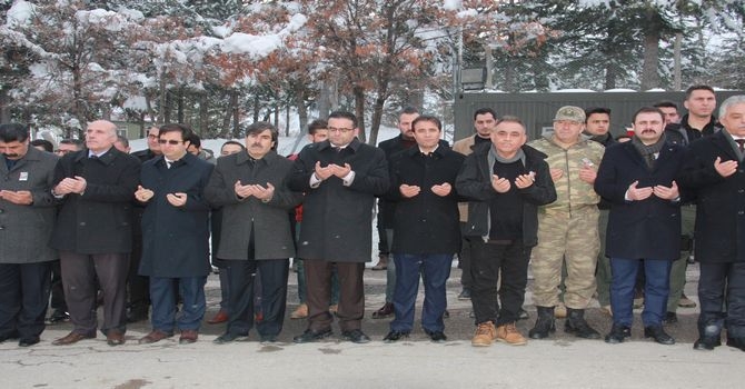 Şehit Er Erdem için Hakkari’de tören düzenlendi 7